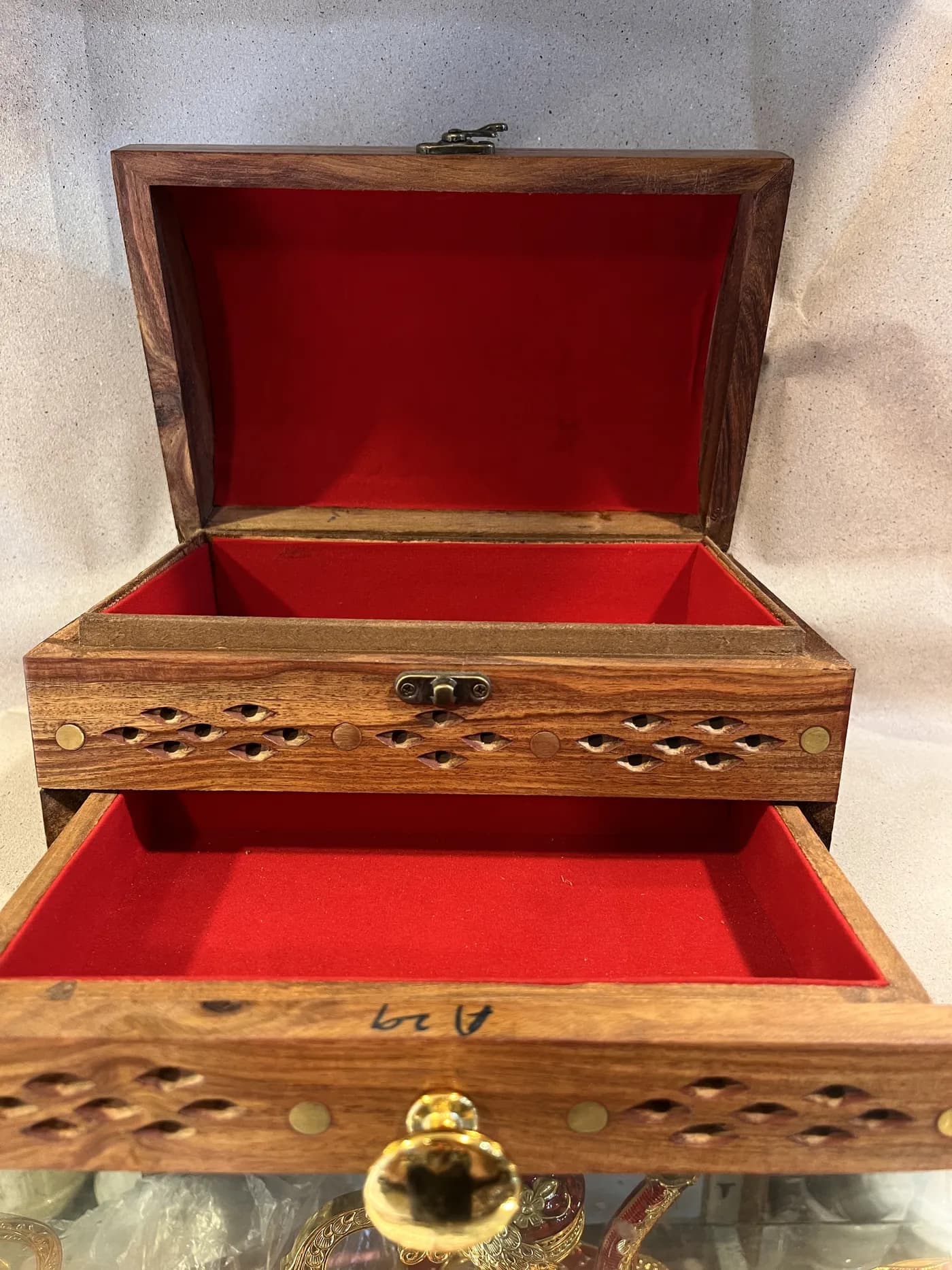 Authentic Pakistani handcrafted Round-Top Sheesham Wood Jewelry Box (10x7 Inch, 2-Partition) (10x7 inches) - sheesham wood from Ghazali Handicrafts Lahore