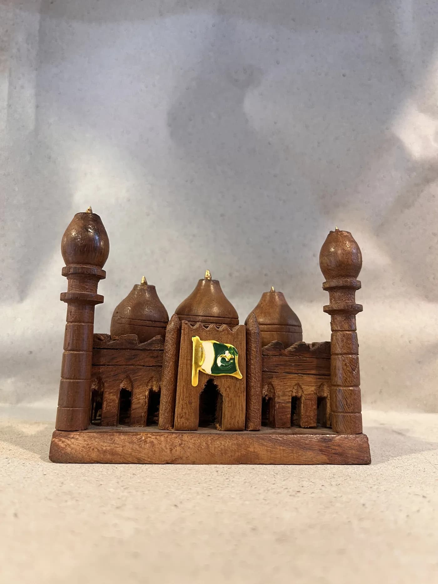 Authentic Pakistani handcrafted Sheesham Wood Badshahi Mosque Model (4.5-Inch) (4.5 inches) - sheesham wood from Ghazali Handicrafts Lahore